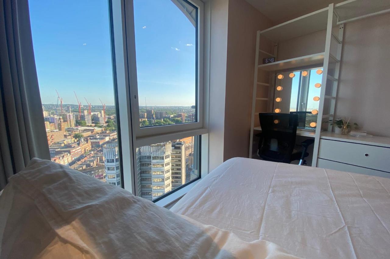 Amazing London City Skyline View & Transport Links Barking  Exteriér fotografie